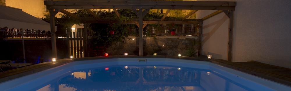 ホテル Chez Les Amis Saint-Nazaire-de-Ladarez エクステリア 写真